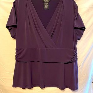 Purple Short sleeve V neck blouse in size 2X